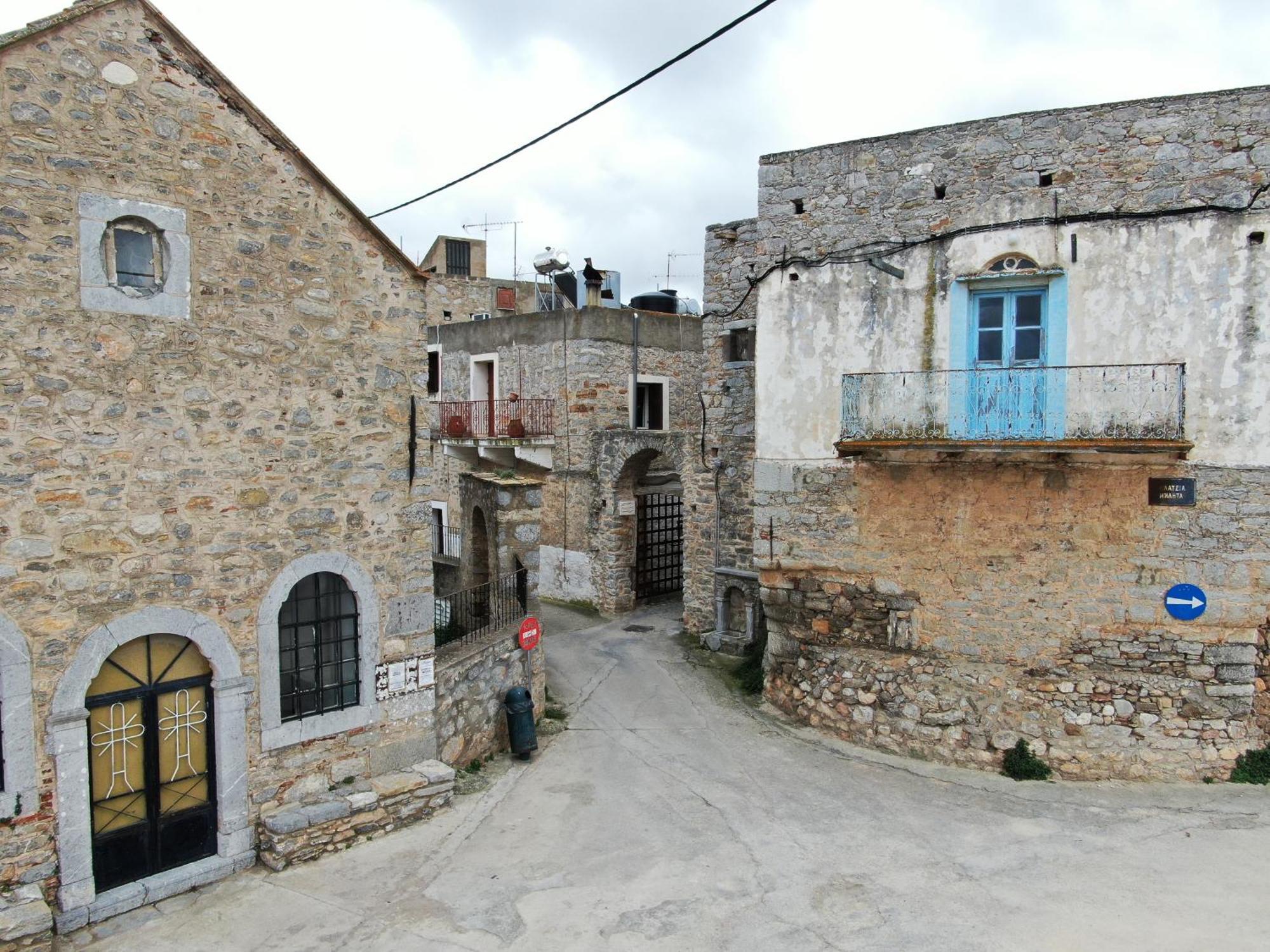 Byzantine Home In The Castle Mesta Exterior photo